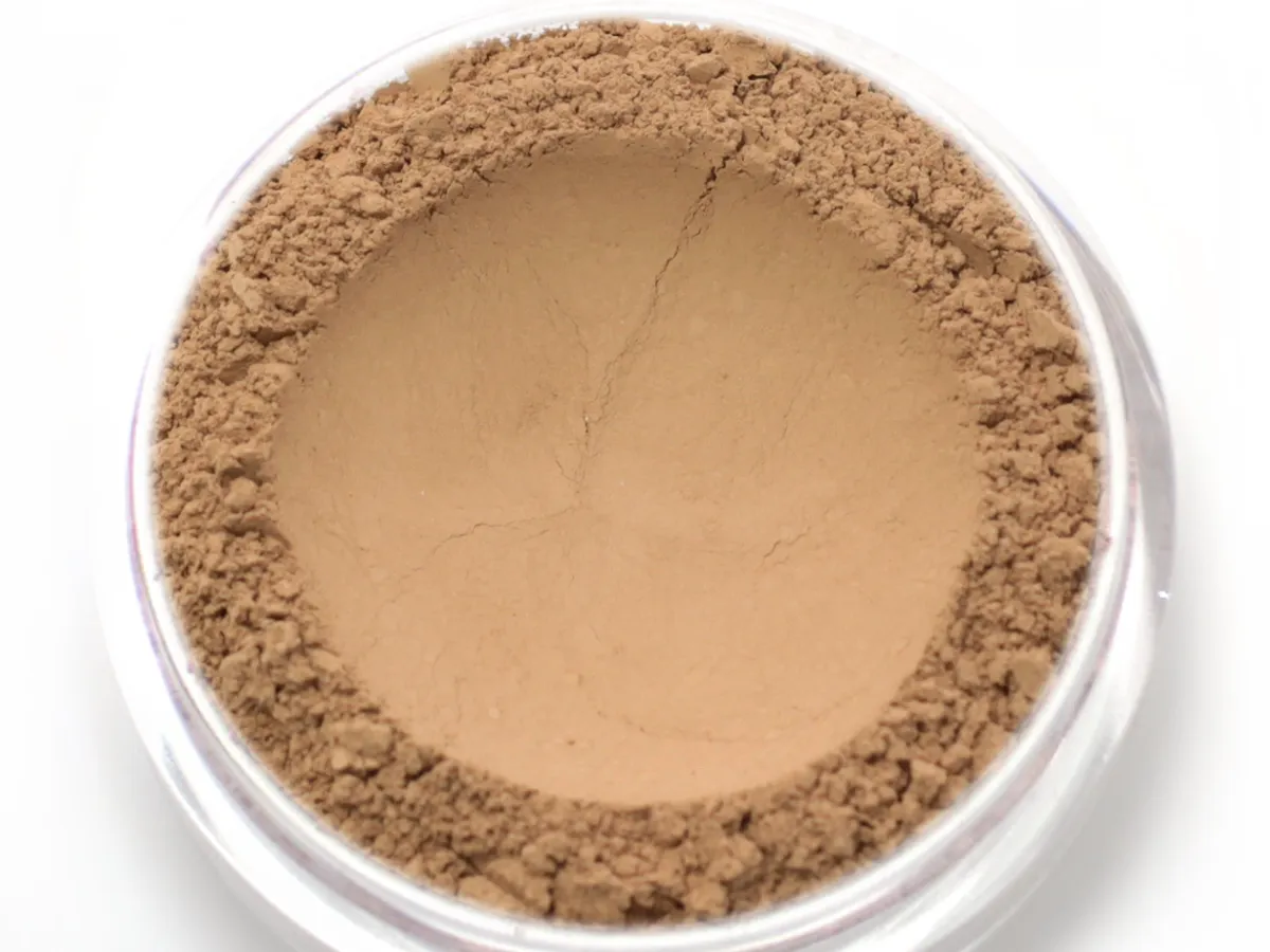 "Walnut" - Delicate Mineral Powder Foundation