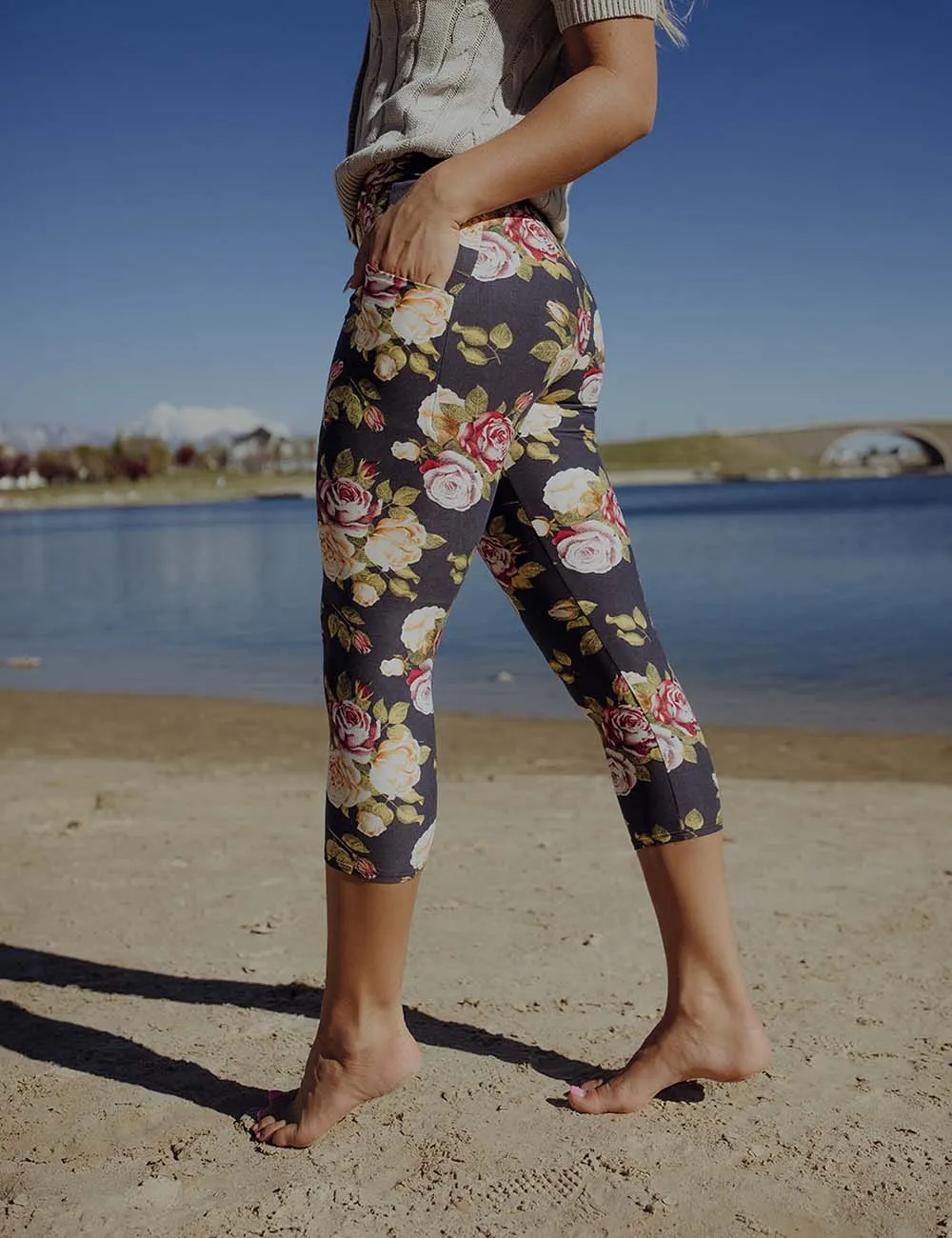 SA Exclusive Floral Fling Capri Pocket Leggings