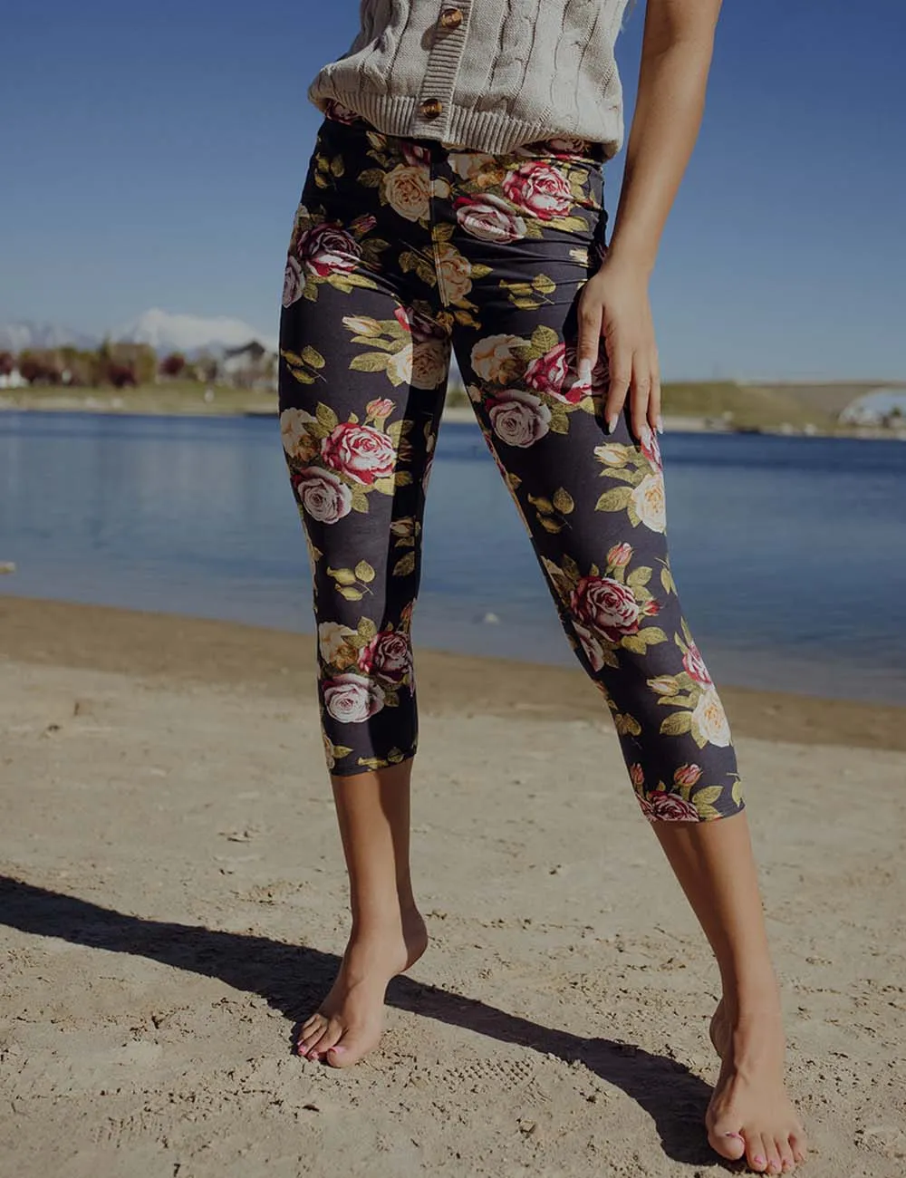 SA Exclusive Floral Fling Capri Pocket Leggings