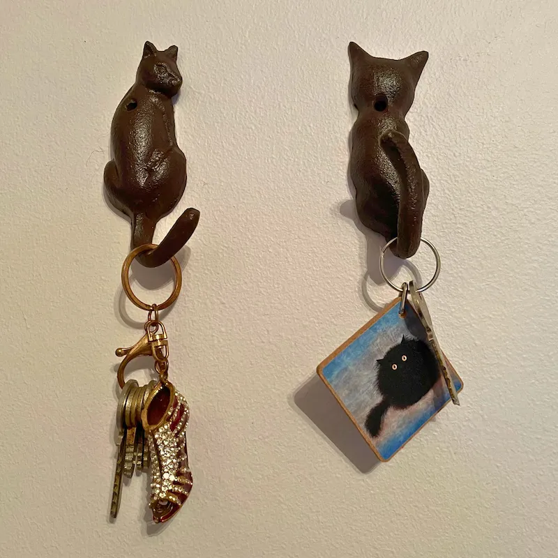 Set of 2 Cast Iron Keyhook Cats Tails