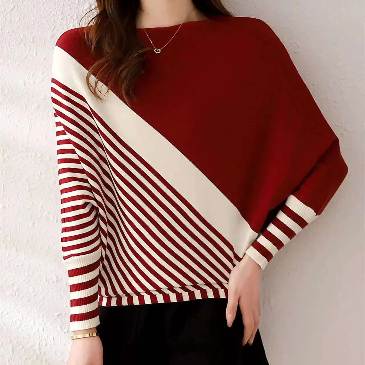 Women's Contrast Color Batwing Sleeve Sweater