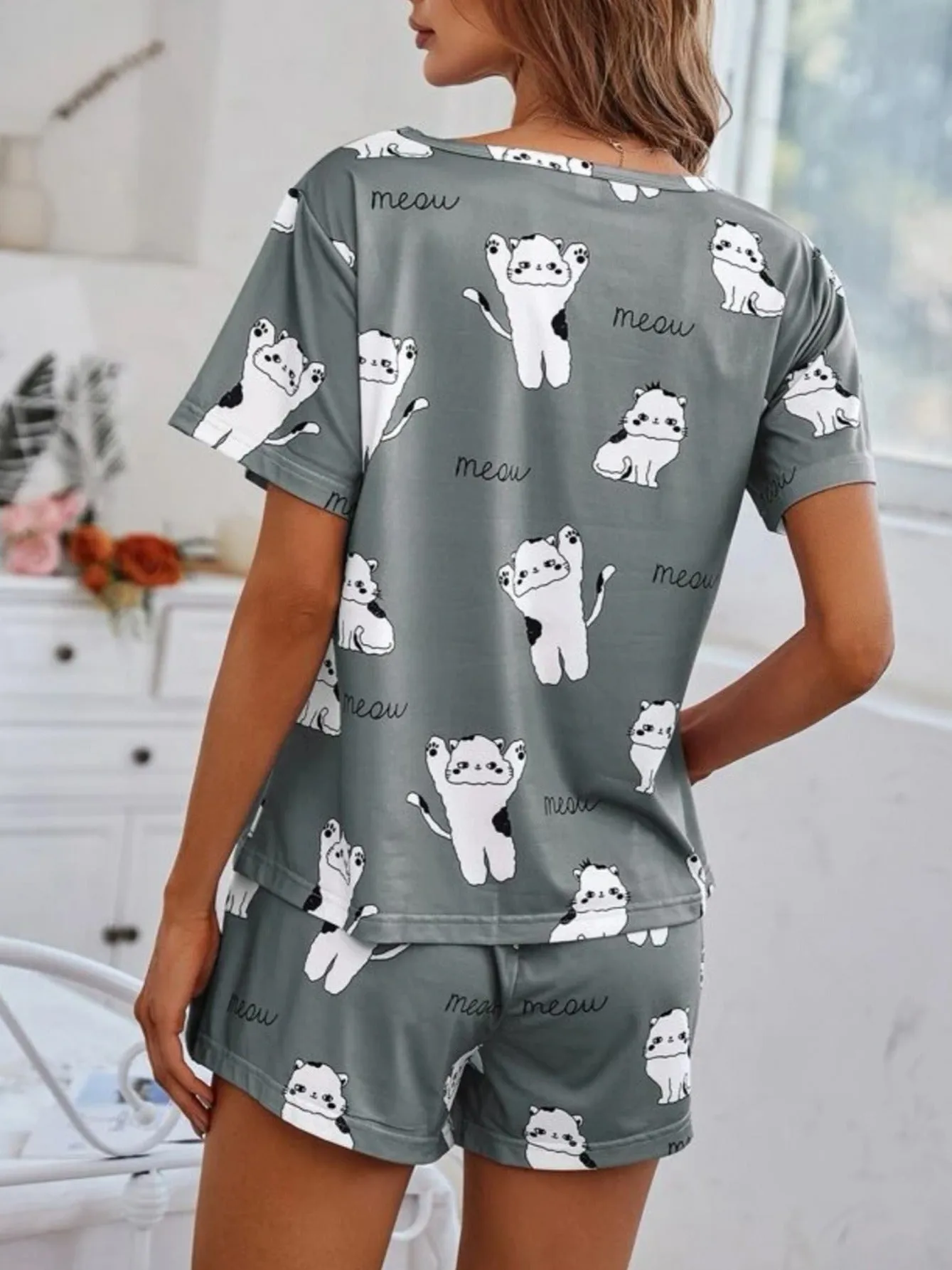 Women's Two-piece Sets Comfortable Allover Kitty Print Short Sleeve Shorts Pajama Sets