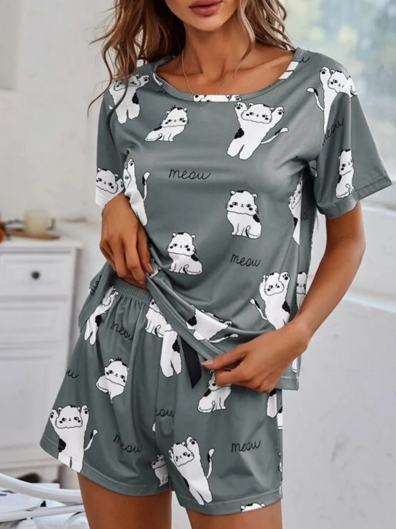 Women's Two-piece Sets Comfortable Allover Kitty Print Short Sleeve Shorts Pajama Sets